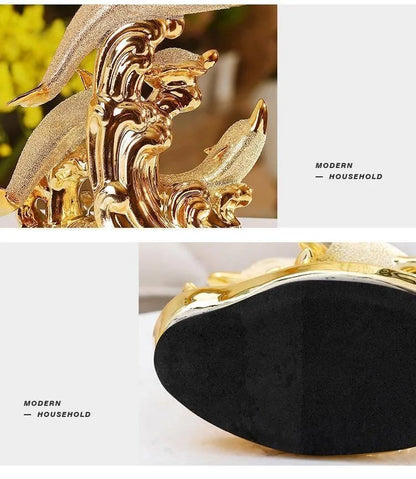 Decoração Cerâmica Nupcial Estatuetaria Requintada Porcelanizada Dourada Artesanal