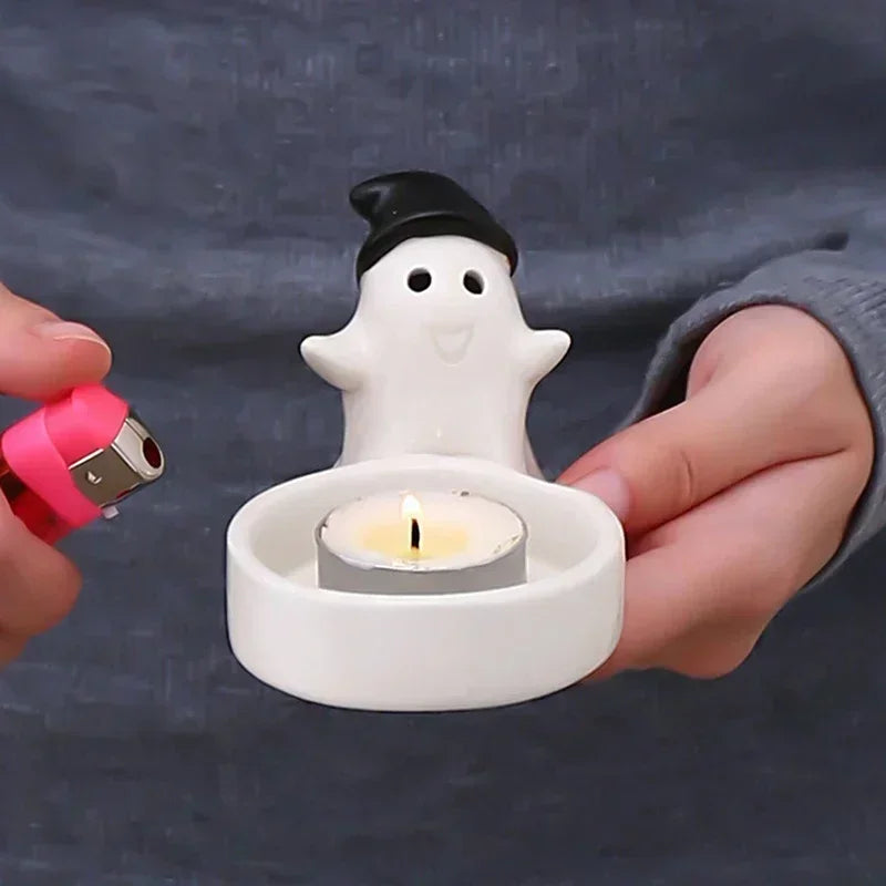 Castiçal Fantasma Decorativo para Halloween com Iluminação Suave e Acabamento Metálico