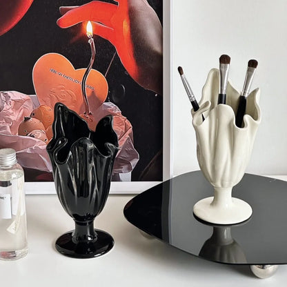 Vaso Cerâmico Decorativo Para Mesa Com Pincéis