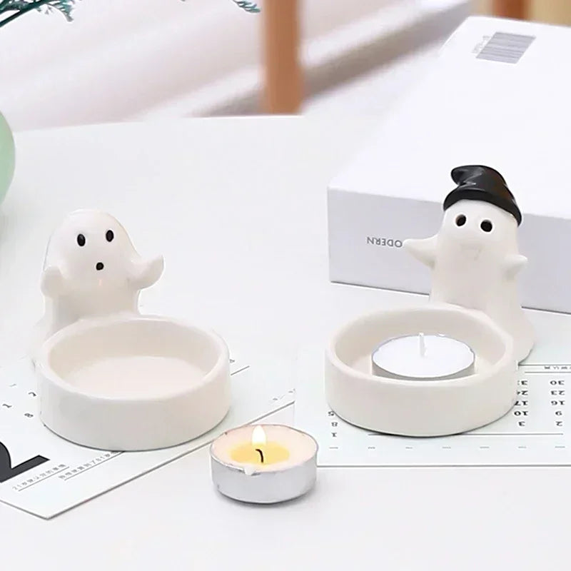 Castiçal Fantasma Decorativo para Halloween com Iluminação Suave e Acabamento Metálico